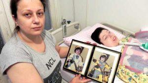 Ölümcül Hasta Kızını Yaşatmaya Çalışan Annenin Enzim Umudu