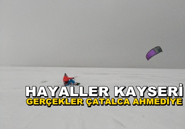 Sporcular, Donan Büyükçekmece Gölü’nde Snowkite Yaptı
