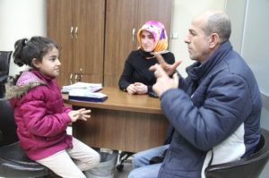 Küçük Şevval babasının gören gözü, duyan kulağı