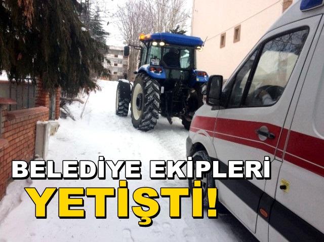 Mahsur Kalan Ambulansın İmdadına Belediye Ekipleri Yetişti