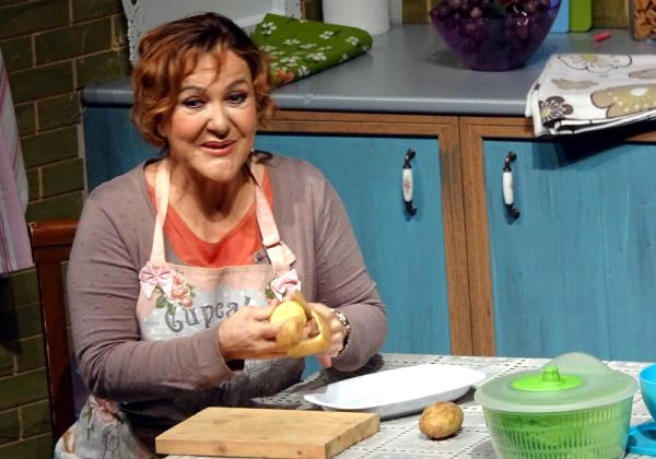 Sumru Yavrucuk, ‘Shirley’i Avcılar’da Kapalı Gişe Oynadı