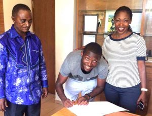 Başakşehir İkitelli’ye Kamerunlu Stoper