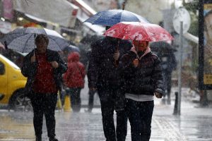 Hava sıcaklıkları düşüyor, yağış geliyor