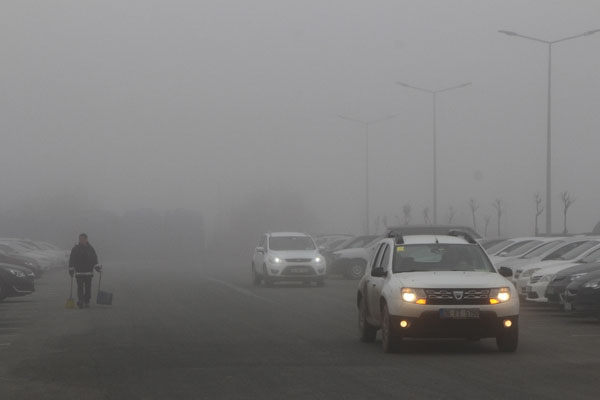 İstanbul’da trafiğe sis engeli
