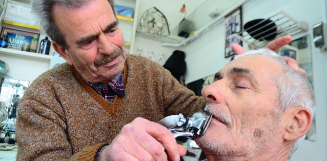 65 Yıldır Ilk Günkü Heyecanıyla Berberlik Yapıyor