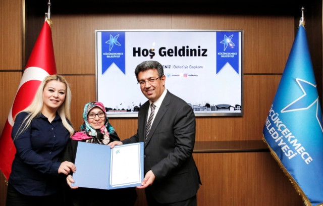 Başkan Karadeniz’den Küçükçekmeceli Esnafa Ruhsat