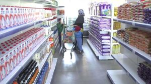 Bu Banka Başka.. Burada Her Ay Yaklaşık Bin Aileye Gıda ve Temizlik Malzemesi Veriliyor