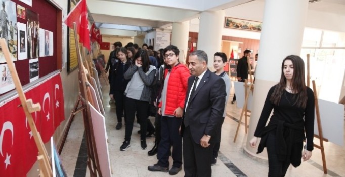 15 Temmuz Sergisi” Öğrencilerle Buluştu