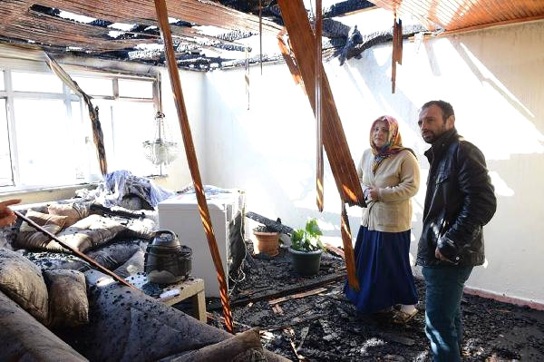 Evleri Yandı, Sadece Çiçekler Alevlerden Etkilenmedi