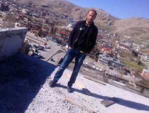 İnşaatta Çalışan Gencin Üzerine Demir Kalıp Düştü