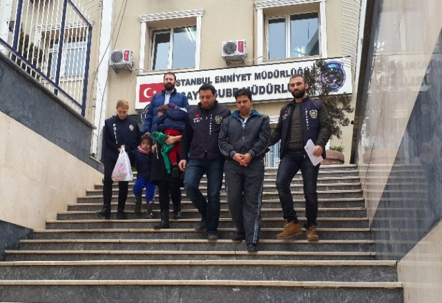 Tırnakçılık Yöntemiyle 3 Bin 200 Lira Para Çaldı