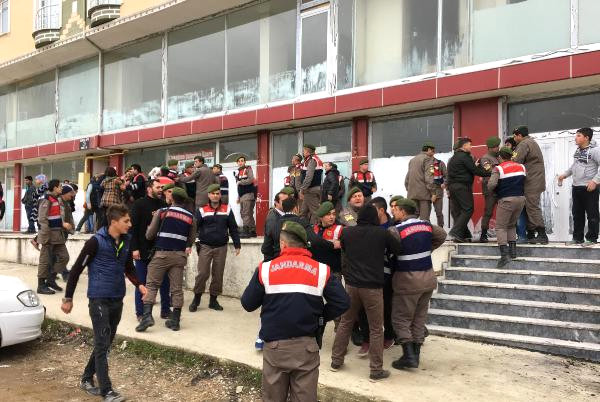 Maaşlarını Alamayan İşçiler, Haczi Engellemeye Çalıştı