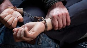 Cezaevi firarisi çarşıda yakalandı!