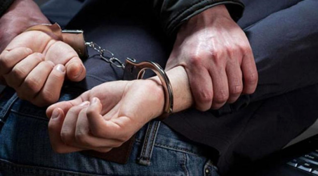 Cezaevi firarisi çarşıda yakalandı!