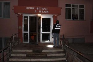 Sözlüsünden Ayrılınca İntihar Etti