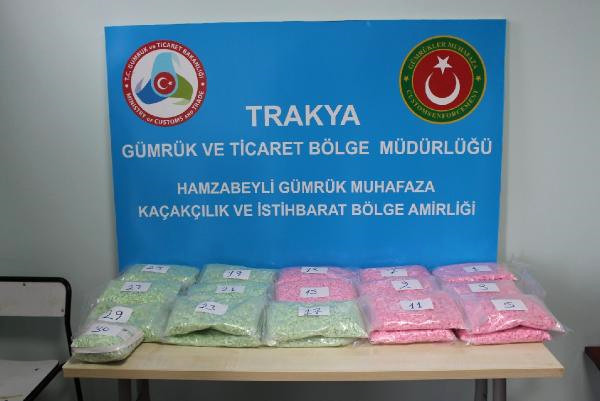 Türkiye’ye 145 Bin Uyuşturucu Hap Sokarken Yakalandı