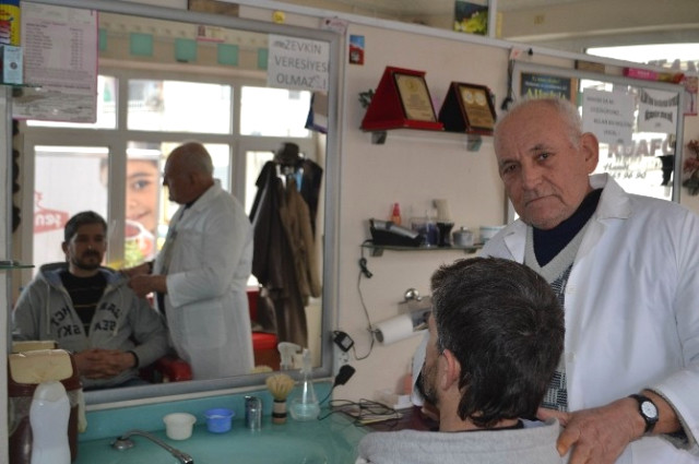 Yarım asırdır berberlik yapıyor