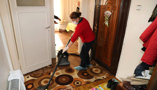 Yaşlı ve Desteğe İhtiyacı Olan Ailelere Evde Temizlik