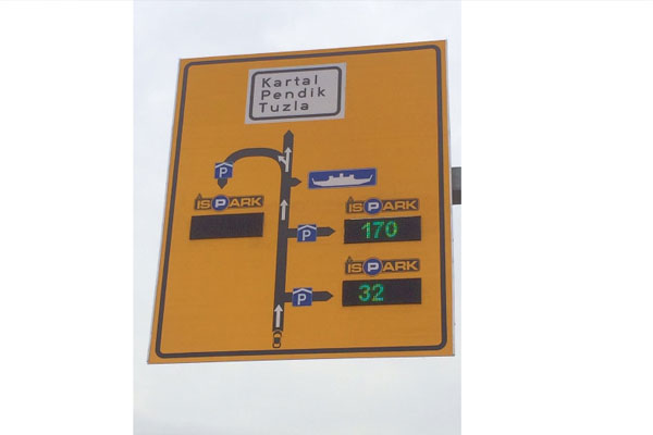 İstanbul’da ‘Akıllı Otopark Tabelaları’ yaygınlaşıyor