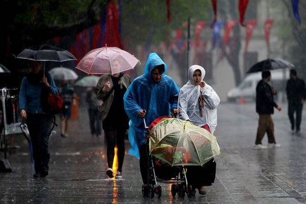 Meteoroloji İstanbul’a sağanak için saat verdi