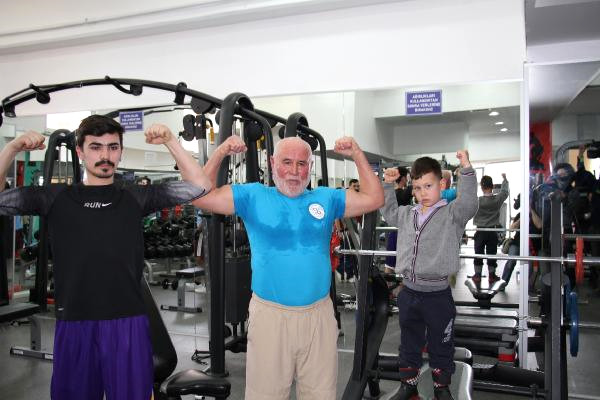 68’lik Ruhi Yılmaz Vücut Geliştirme Şampiyonası’na Hazırlanıyor