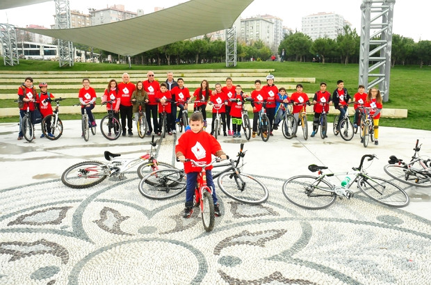 Bisikletçilerin Vadisi’nde Kitap Okuma Keyfi