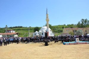 Chp, Esenyurt Belediye Başkanının Eşinin Adını Taşıyan Cami İçin İsim Değişikliği İstedi