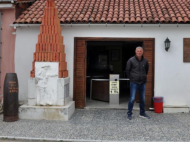 Ecdadın ve Kayınpederinin Yadigarına Sahip Çıkıyor