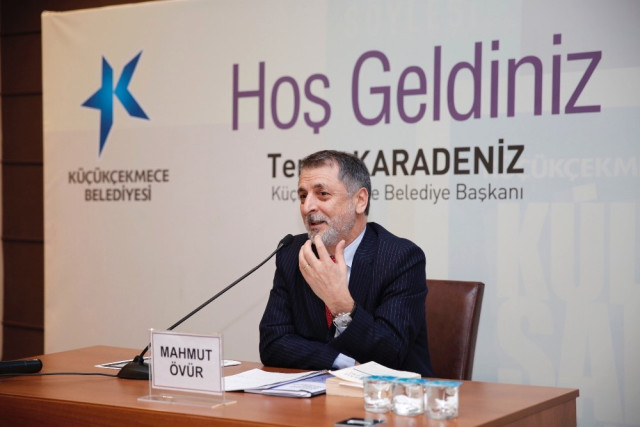 Gazeteci-Yazar Mahmut Övür Yeni Anayasa’yı Anlattı