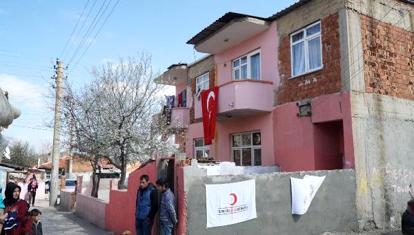 Şehit Oğlunun Evini Yunanistan’daki Soydaşlar Yeniledi