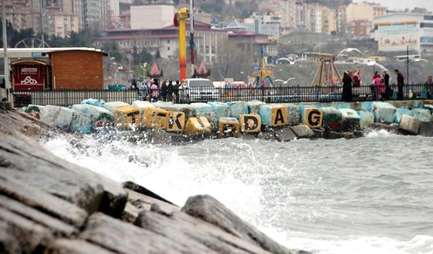 Marmara Denizi’nde Ulaşıma Lodos Engeli