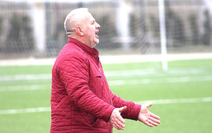 Ovayenicespor Teknik Direktörü Akkaya İsyan Etti