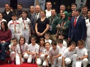 Silivri’li Okçular Madalyaları Topladılar