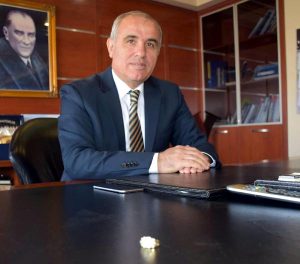 Parmağındaki Yüzüğünü Şehitler Okuluna Bağışladı