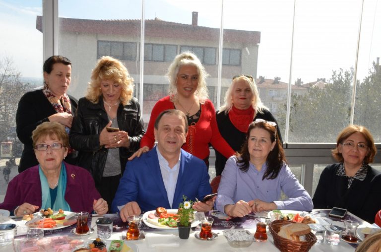 Işıklar Kadınlarla Kahvaltıda Buluştu