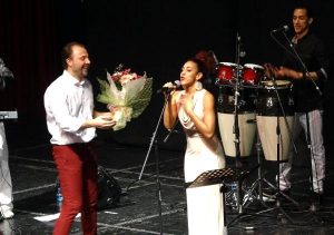 Son de Küba Orkestrası’ndan 400 Kişiye Konser