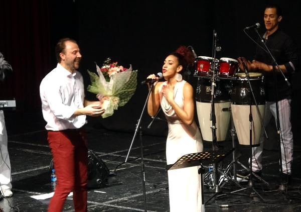 Son de Küba Orkestrası’ndan 400 Kişiye Konser