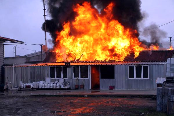 Tinerle Soba Yakmak İsterken Yangın Çıkardı