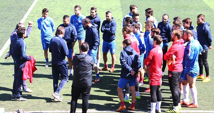 Erdal Hoca Sahaya İndi