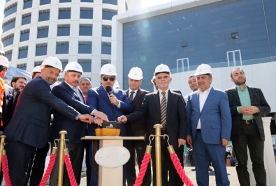 Esenyurt’ta Orhan Özyurt Cami’nin Temeli Atıldı