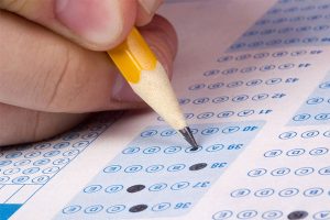 Şehit veya gazi eş ve çocuklarından sınav ücreti alınmayacak