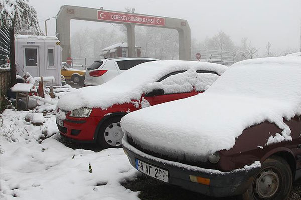 Kırklareli’nde sürpriz kar yağışı