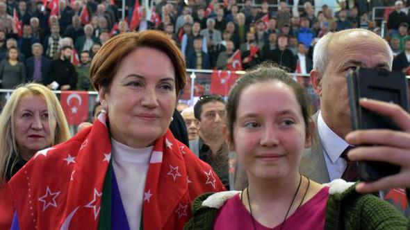 Meral Akşener Çerkezköy’de halka seslendi