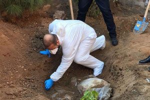 Evin bahçesinden tank mühimmatı çıktı