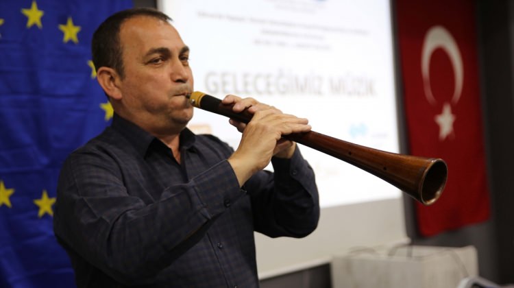 Roman Gençlere Müziği Sevdiren Proje