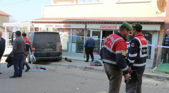 Yeniçiftlik’te freni boşalan minibüs dehşet saçtı: 1 ölü, 1 yaralı