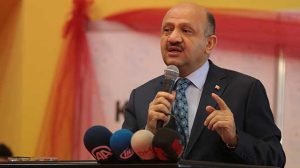 Milli Savunma Bakanı Işık: “25 Barajını Geçemeyen Adam, 50 Barajını Nasıl Geçecek?”