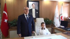 Bakırköy Başsavcısı Hatipoğlu Koltuğunu İlkokul Öğrencisine Bıraktı