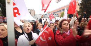 Zabıta Ekipleri Hayır Çadırını Söktü! Gerginlik Çıktı