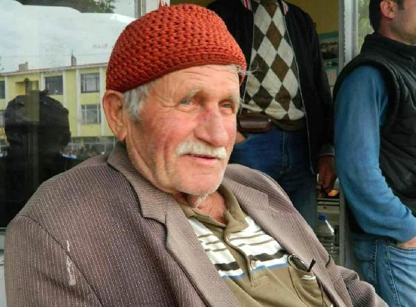 Çiftçi Merada Ölü Bulundu